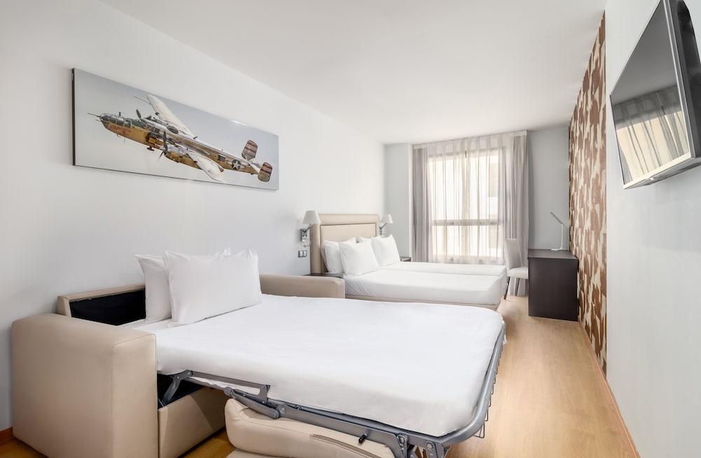 ROOM, TRIPLE, SOFA