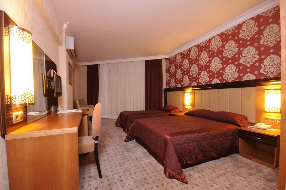 Pasa Beach Hotel 9/28