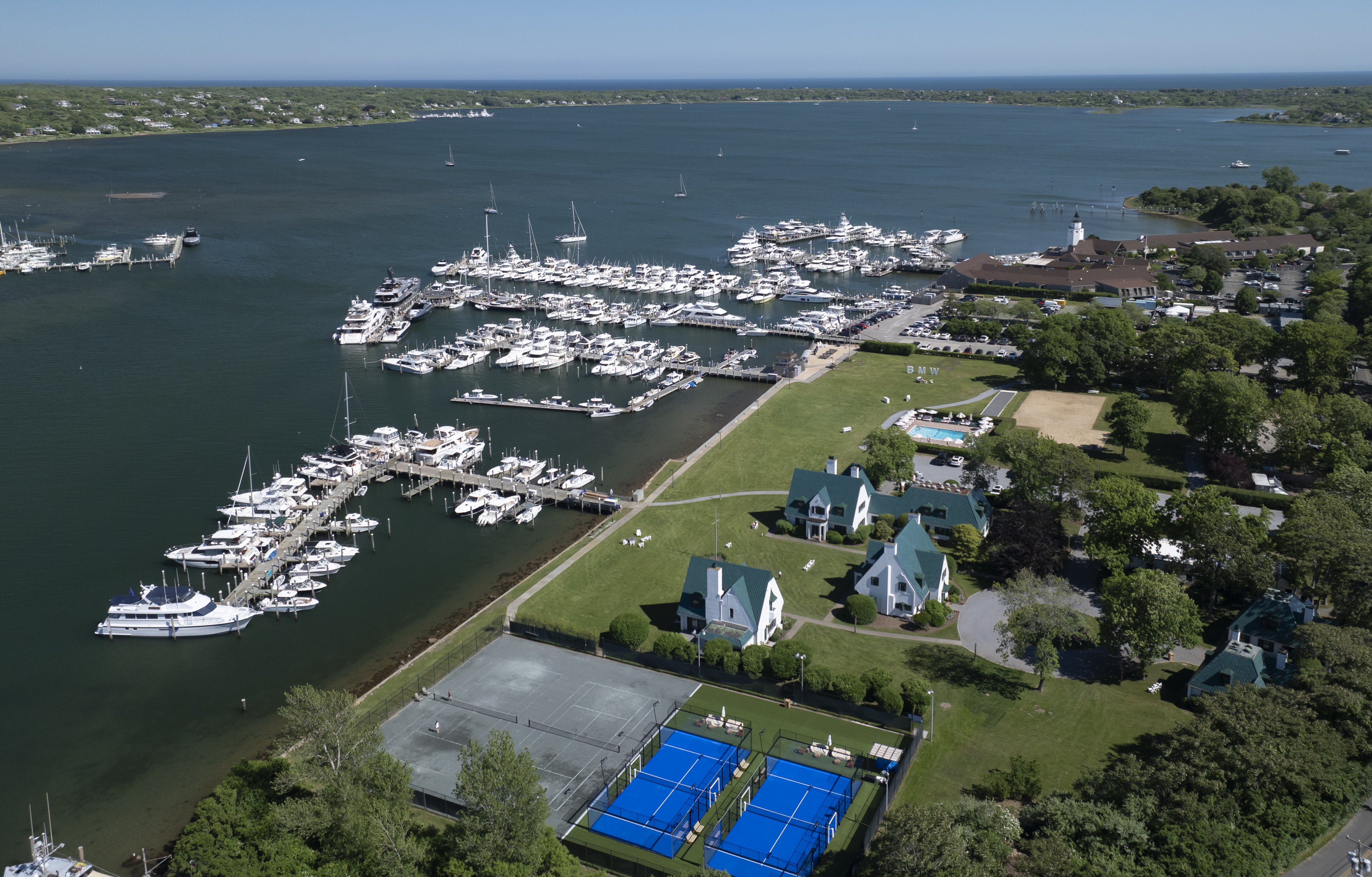 Montauk Yacht Club 68/74