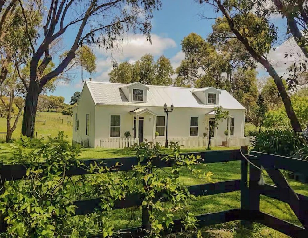 Clonmara Country House Cottages 40/50