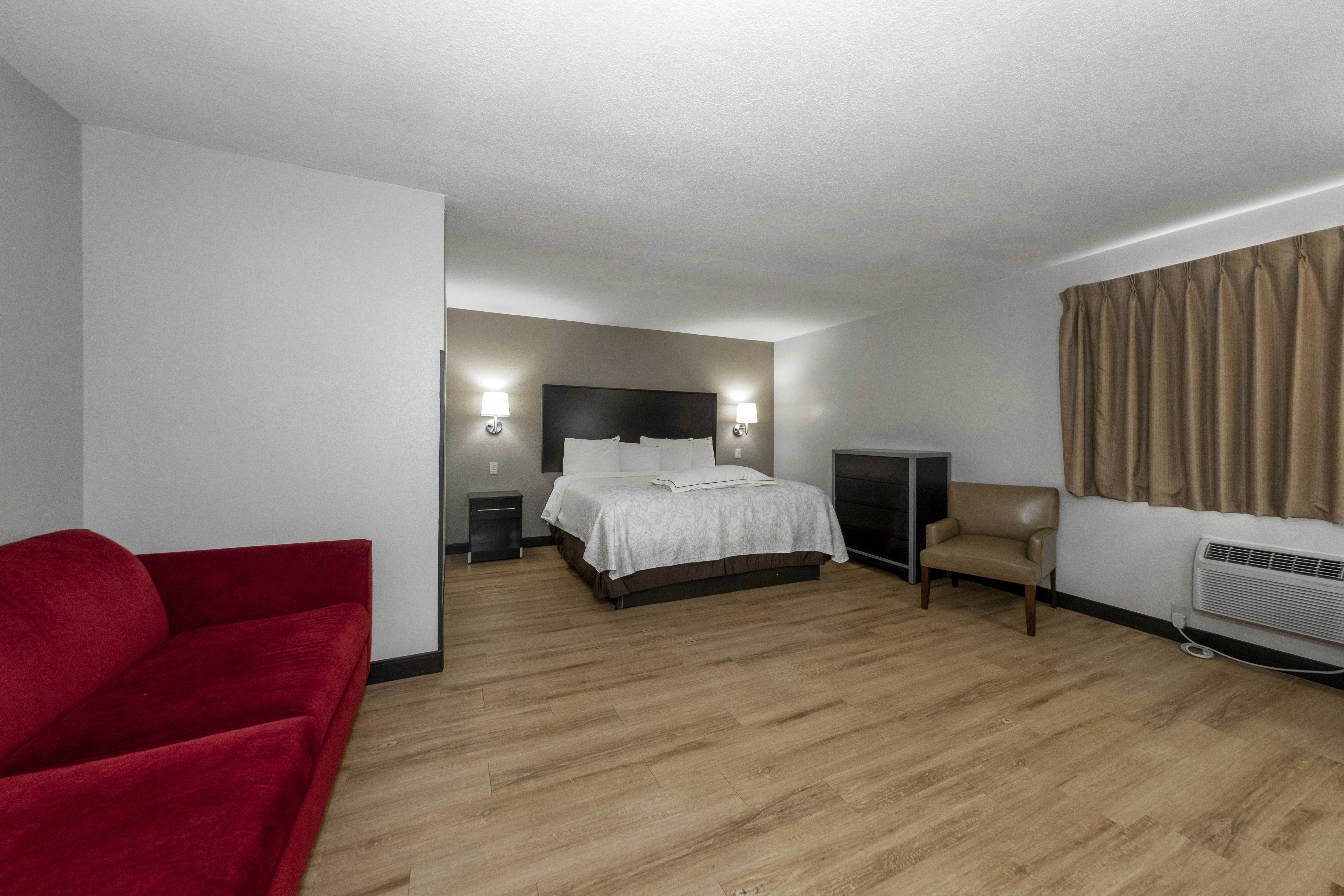 Red Roof Inn Plus Huntsville 13/33
