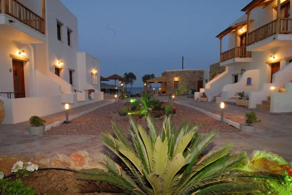 PANTELI BEACH STUDIOS APARTMENTS 44/50
