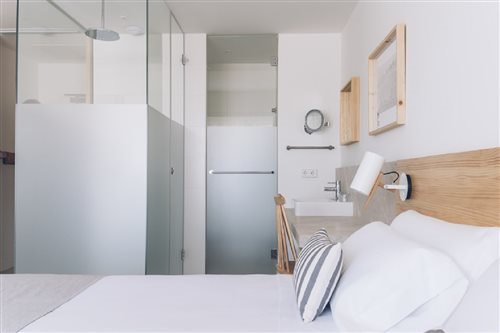 Room, Double or Twin Bed, Side Sea View, Balcony