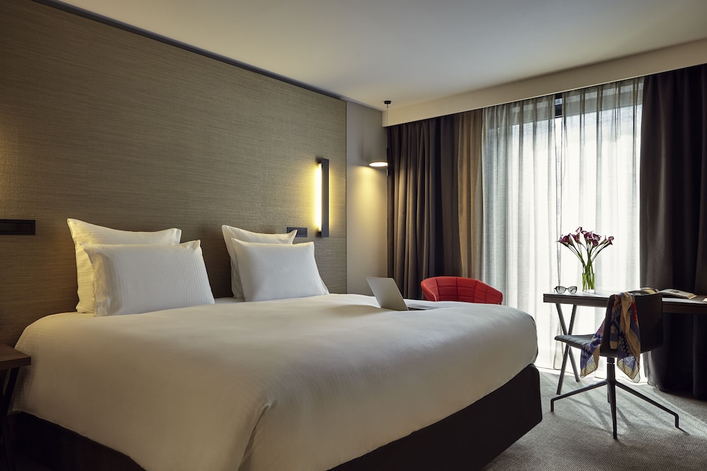Room at Radisson Blu CDG Airport Terminal Hotel, Paris, TREMBLAY-EN-FRANCE