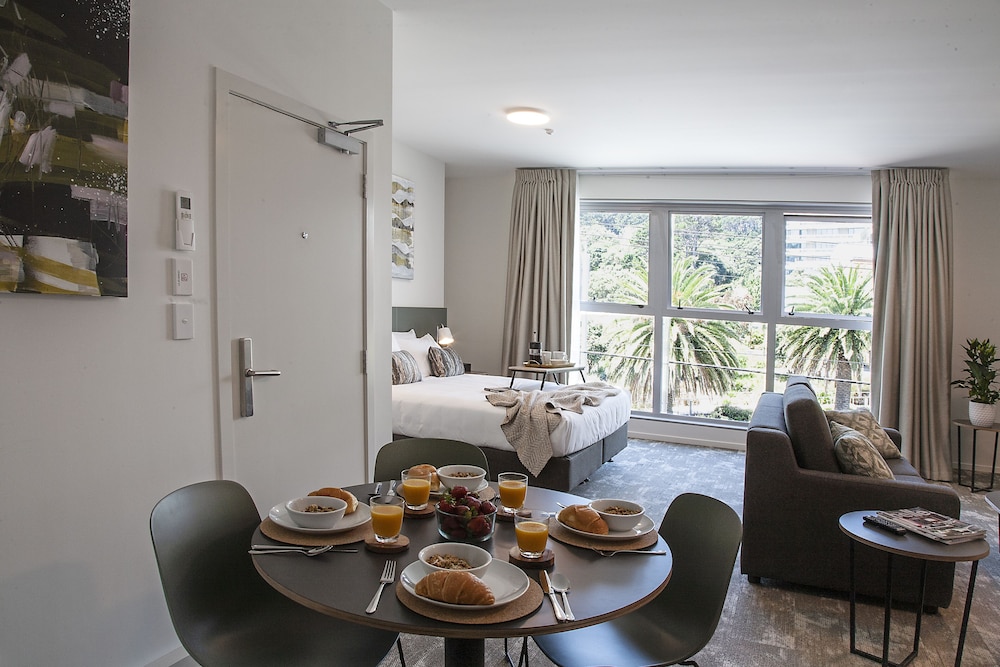 Sojourn Apartment Hotel Riddiford Street Limited 48/54
