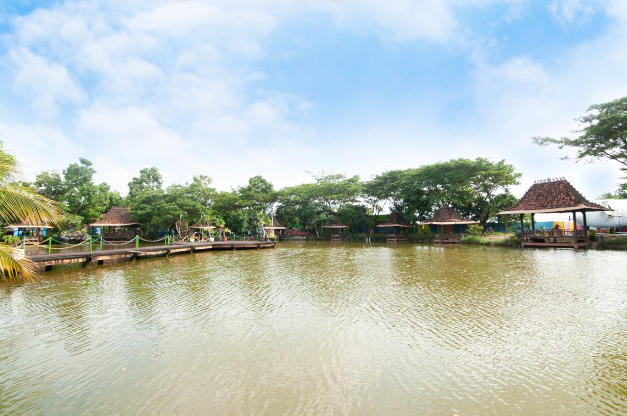 Grand Master Hotel Purwodadi 38/42