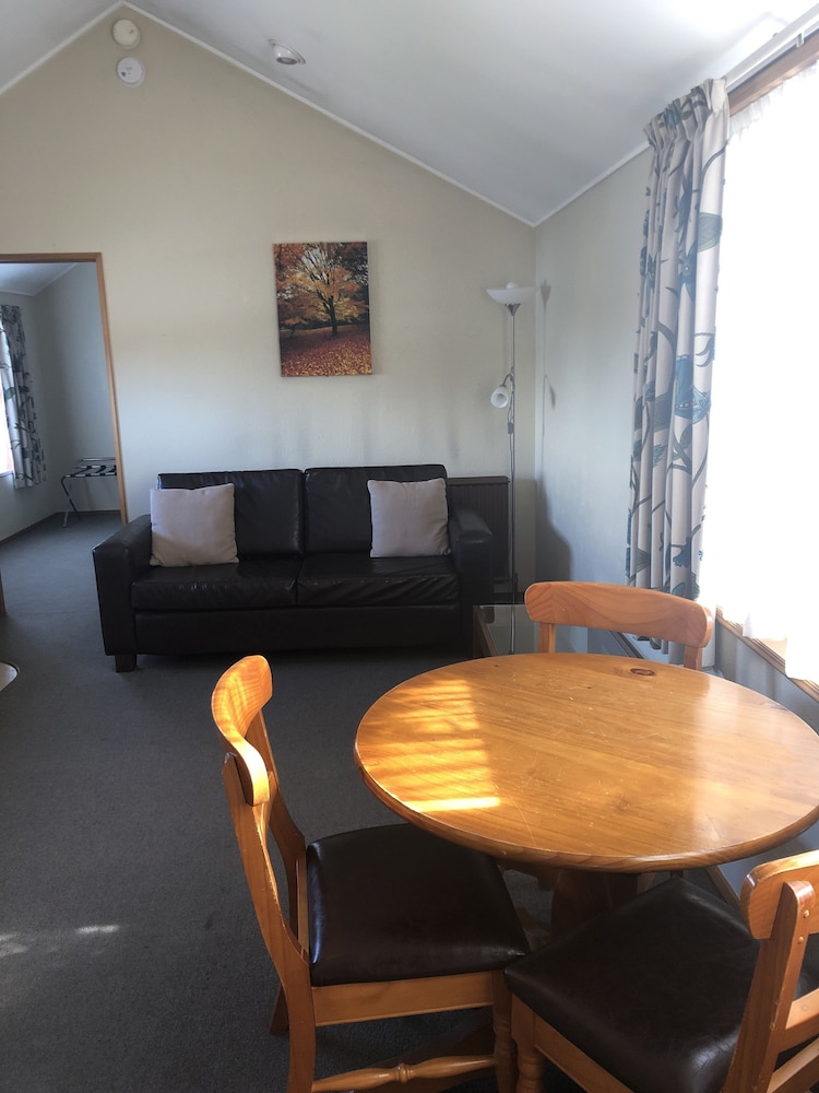 Balmoral Lodge Motel 40/59
