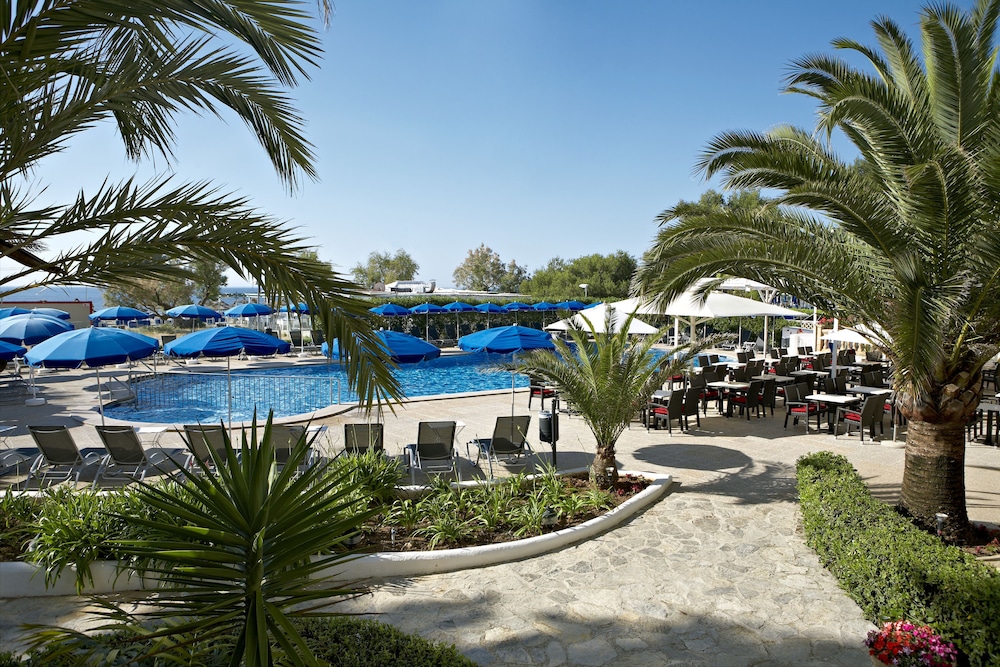 Universal Hotel Castell Royal 1/56
