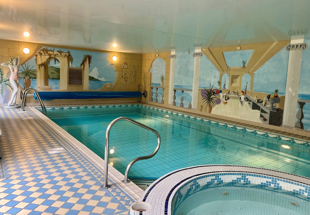 Newby Bridge Hotel 39/60