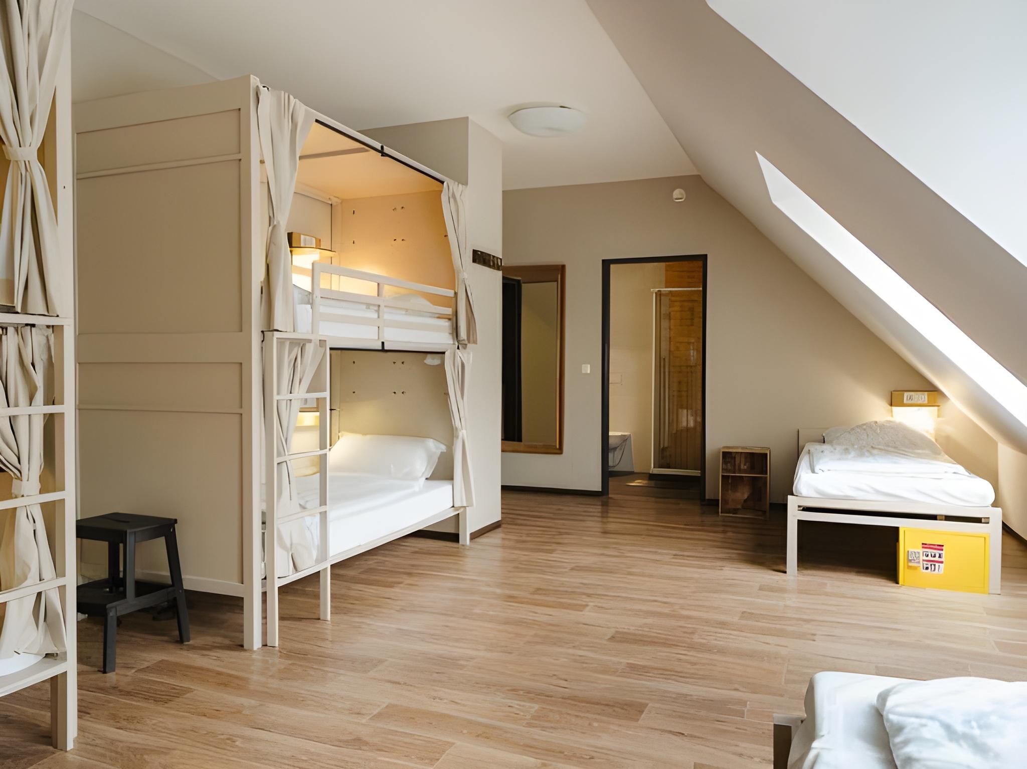 Private, 6 Beds, 3 Bunk Beds