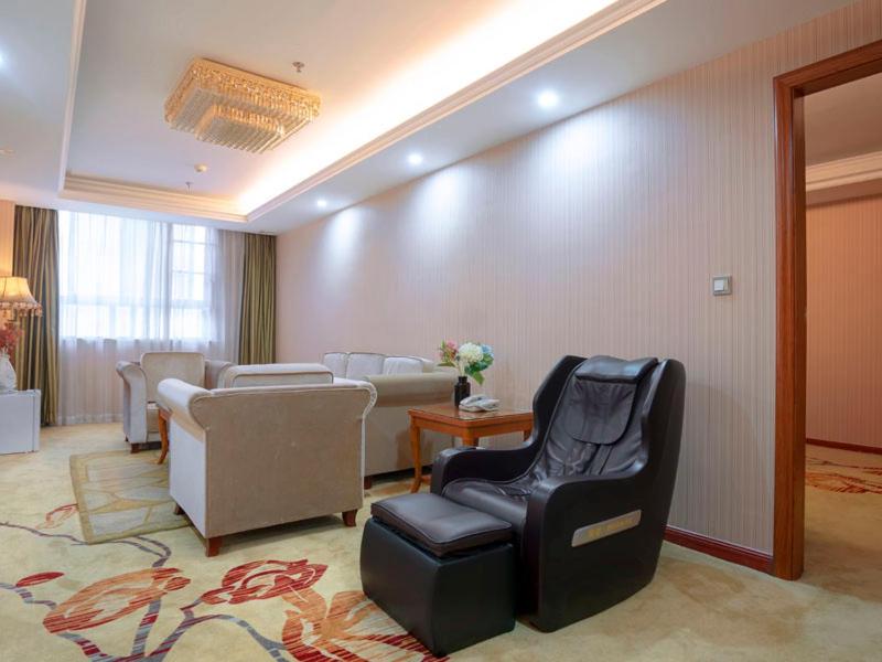 Vienna Hotel (Huizhou Zhongkai Chenjiang Avenue) 22/25