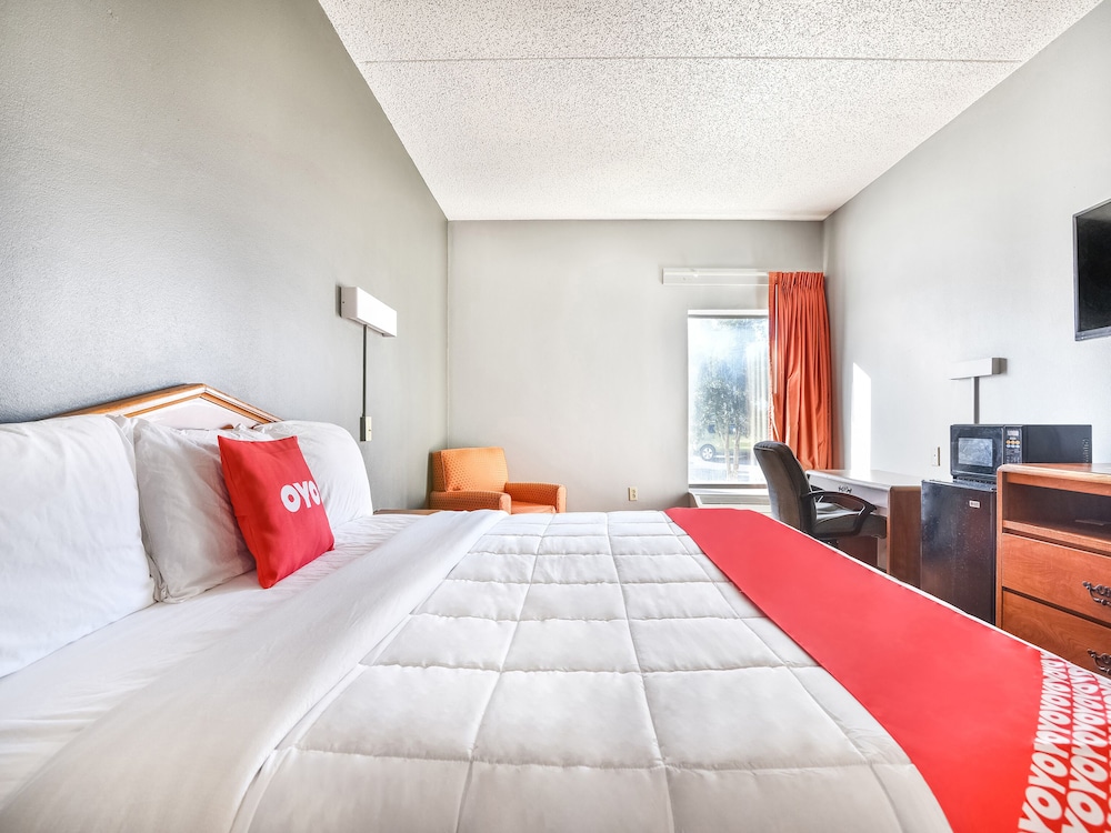 OYO Townhouse Inn Jacksonville near Little Rock Air Force Base 25/57