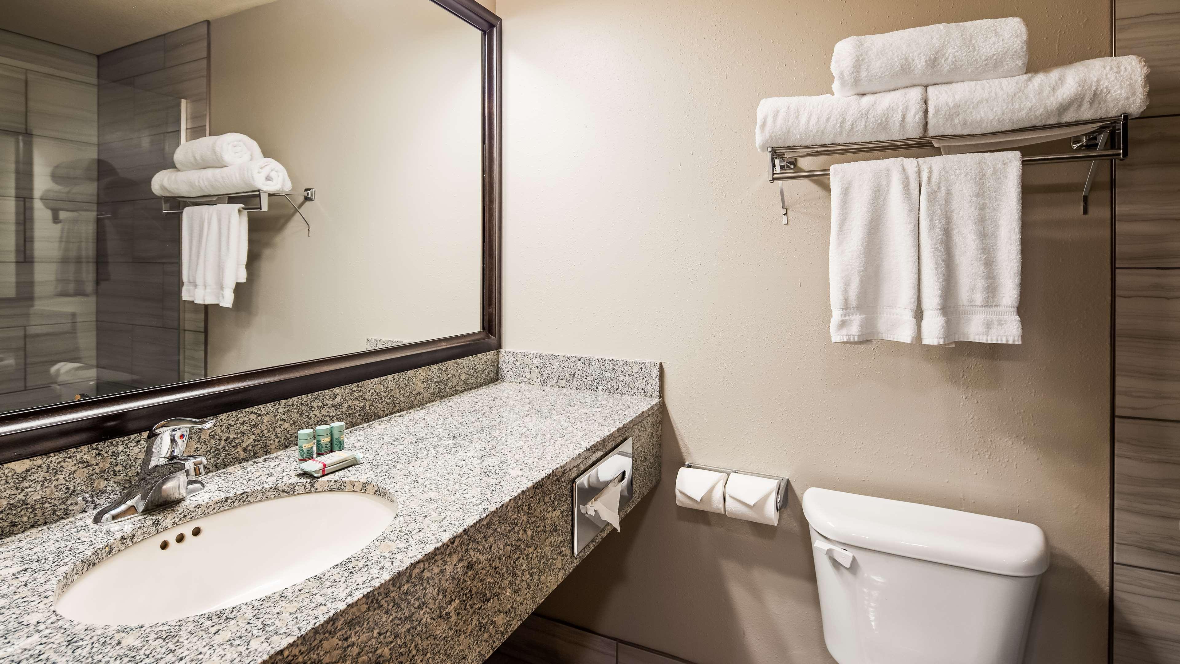 غرفة بسرير كوين، Best Western Sawtooth Inn & Suites 4/6