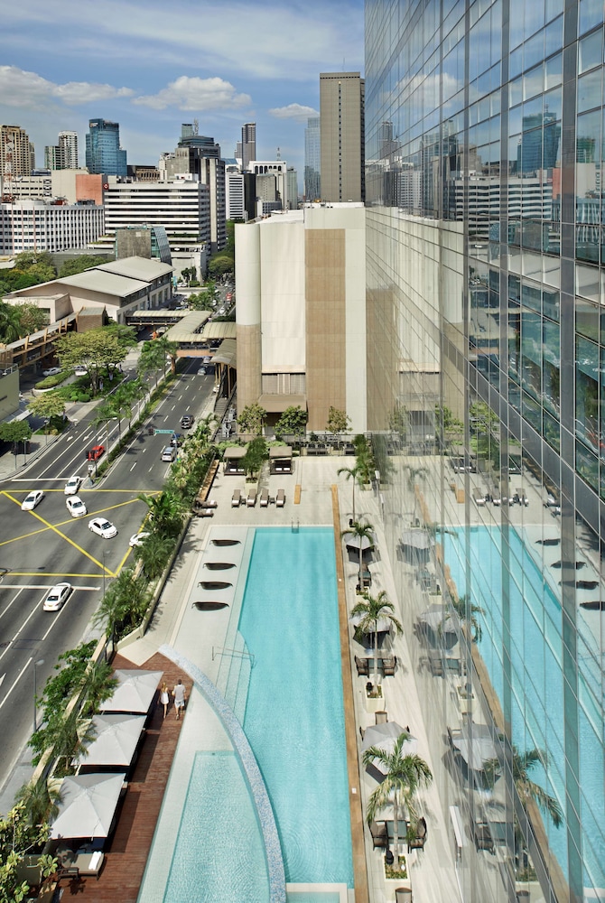 Fairmont Makati 48/50