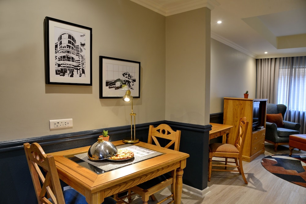 Courtyard Hotel Rosebank 31/47