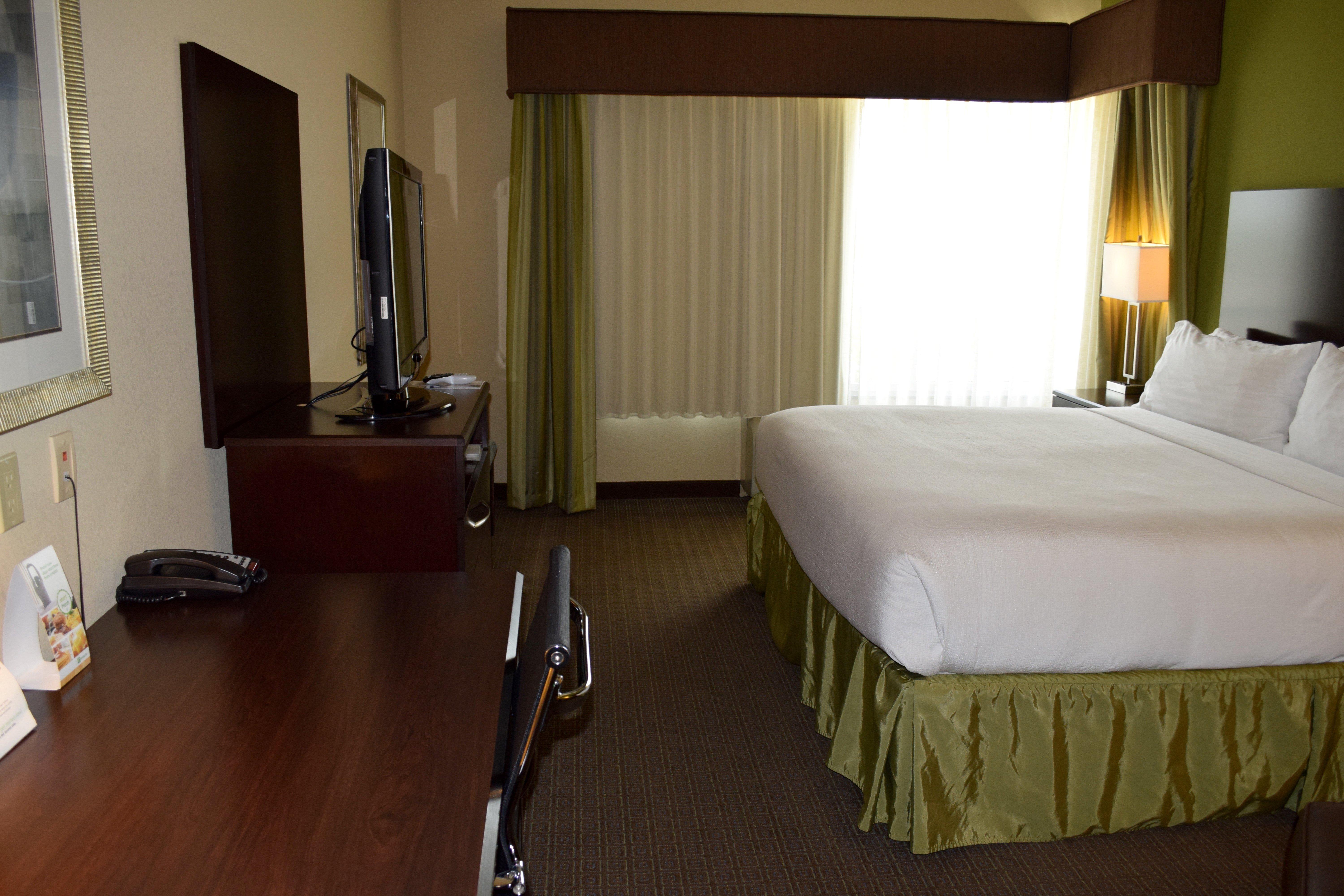 Room, King Bed 6/7