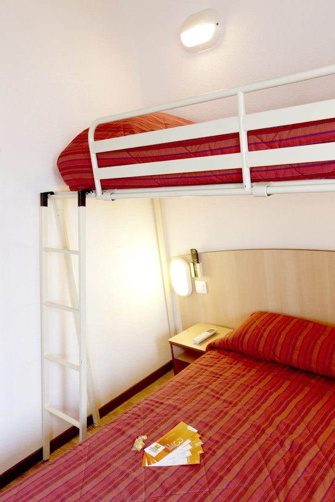Hotel Premiere Classe Niort Est - Chauray 40/57