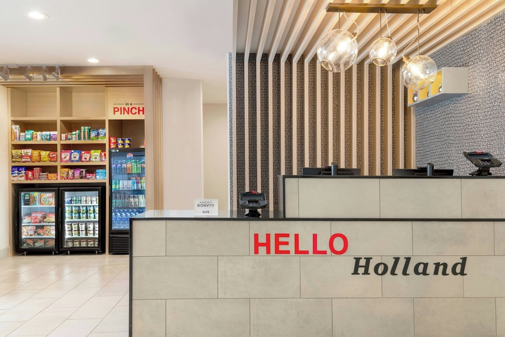 Towneplace Suites by Marriott Holland 2/28