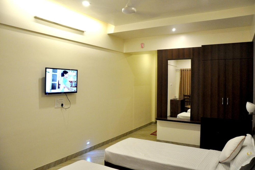 HOTEL GULMOHAR PRIDE 31/31