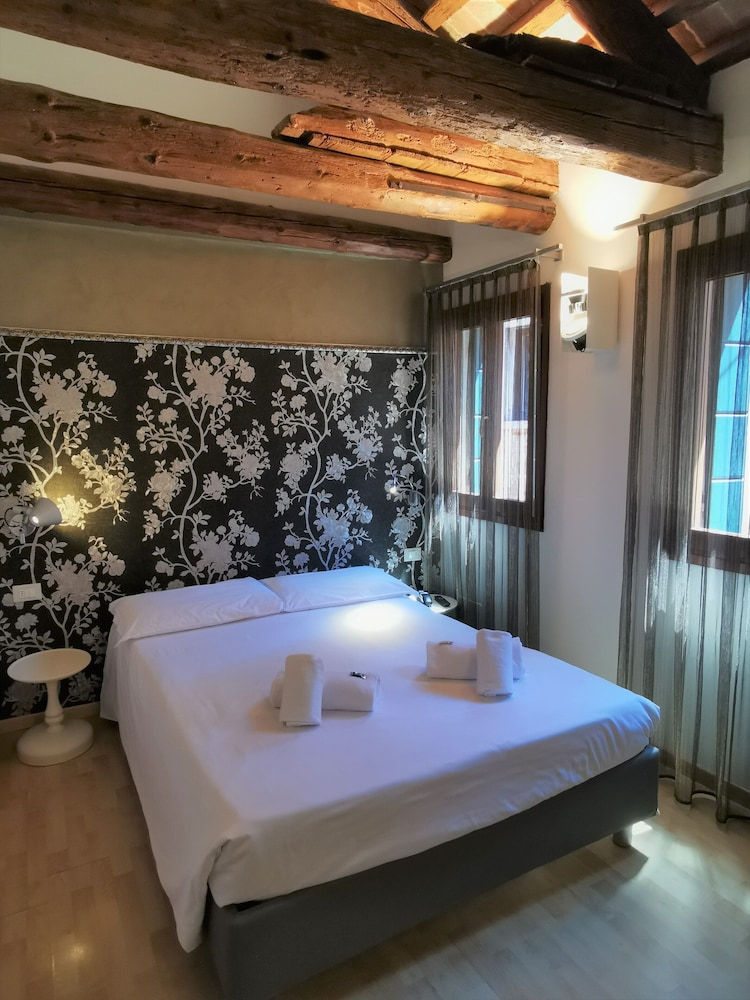 Rio Hotel 36/54