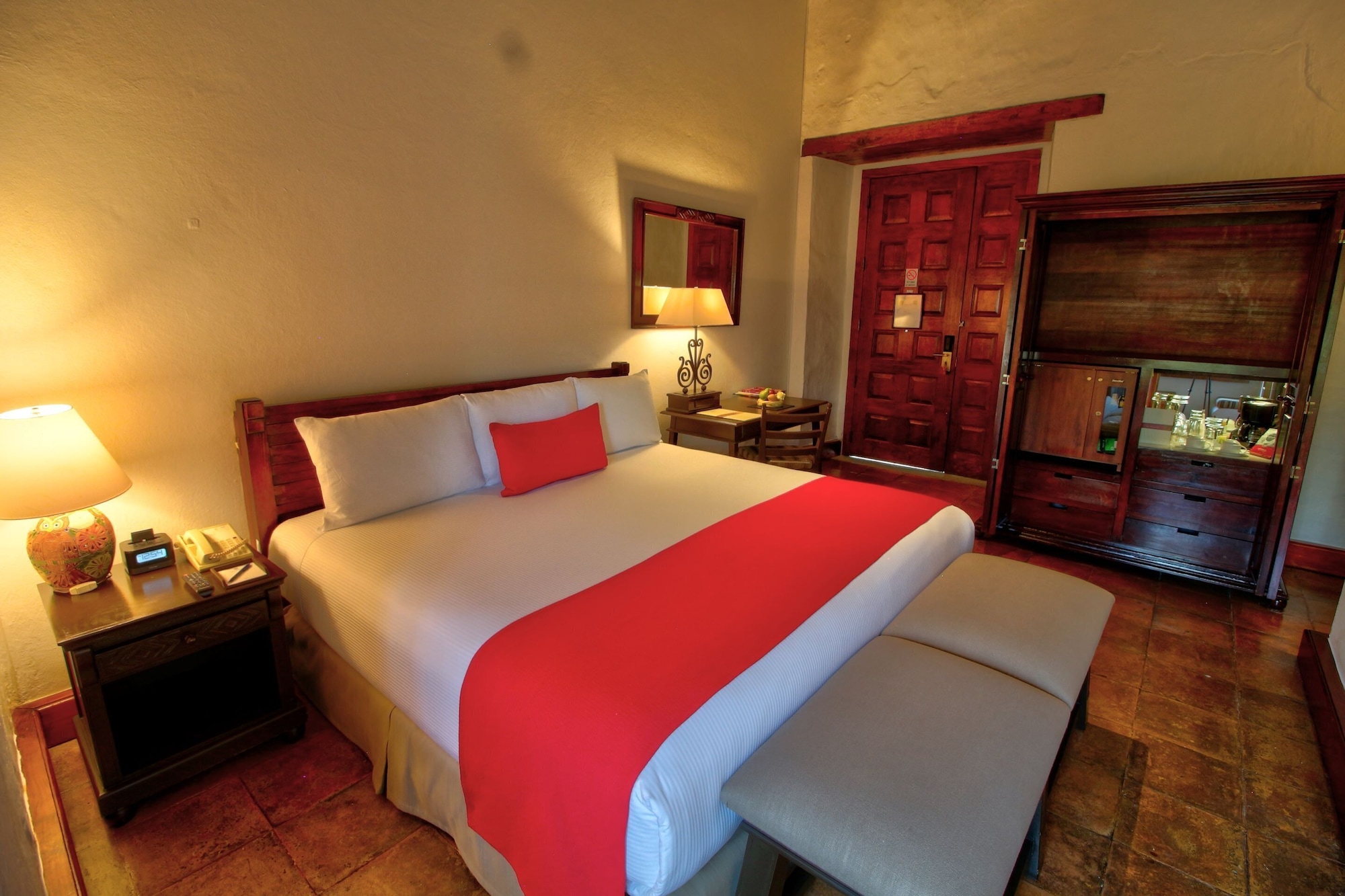 SUPERIOR, KING BED