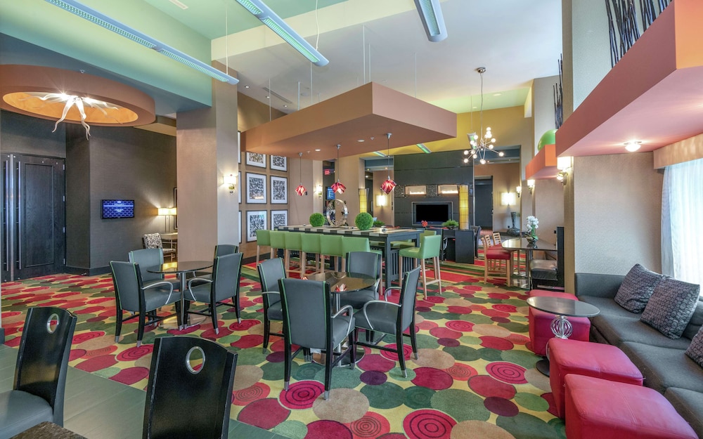 Hampton Inn And Suites Raleigh Crabtree Valley Nc 49/55