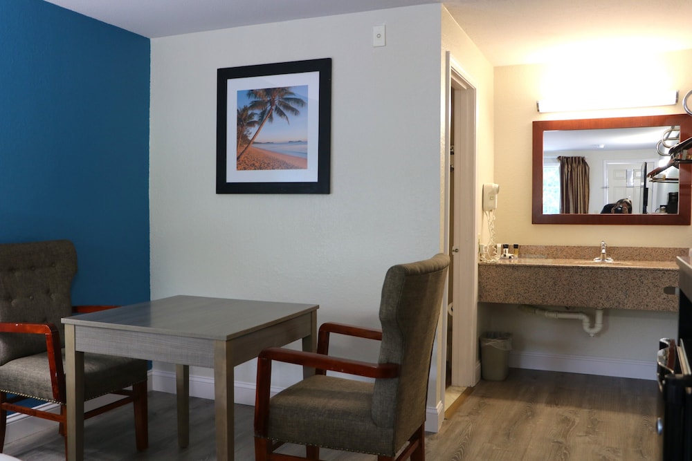 Travelodge West Yarmouth/Hyannis 26/45