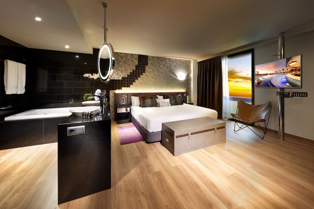 Hard Rock Hotel Tenerife 18/82