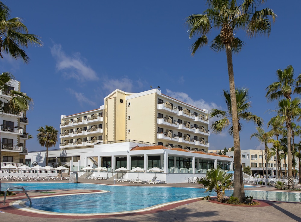 Tsokkos Anastasia Beach Hotel in PARALIMNI