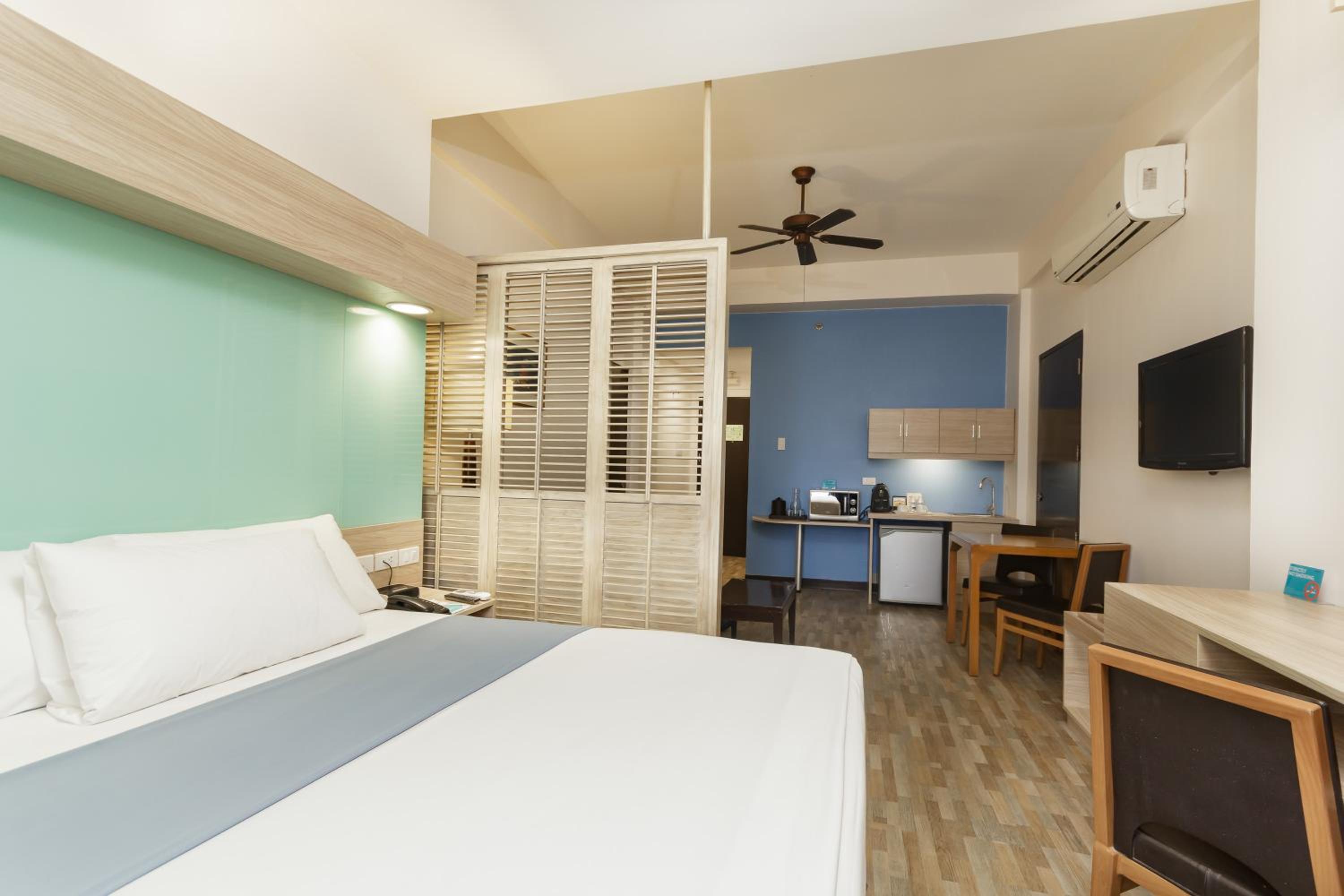 Suite, Bunk Bed, Queen Bed, Sunset View