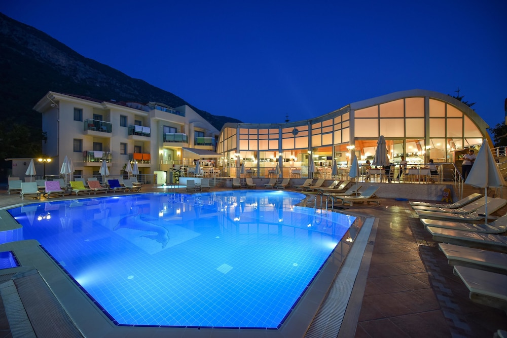Belcehan Deluxe Hotel 22/50