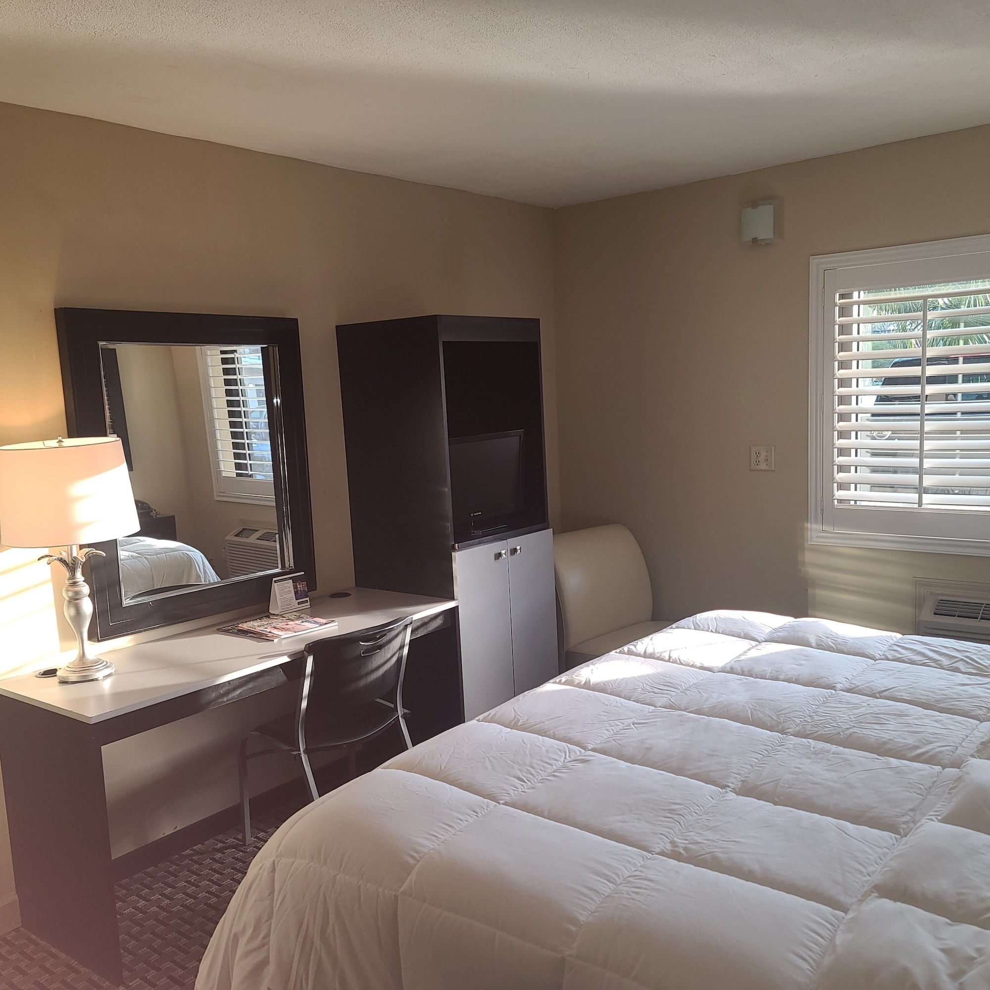 Room at Sole Inn and Suites, PENSACOLA - FL