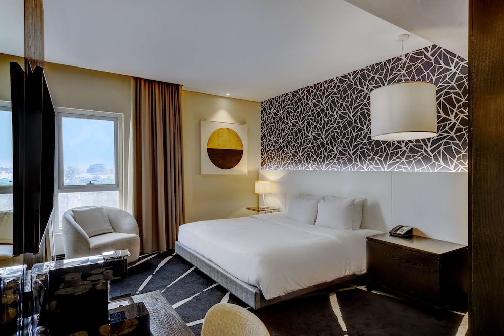 2 Bedrooms, Suite, King Bed, Lounge Access