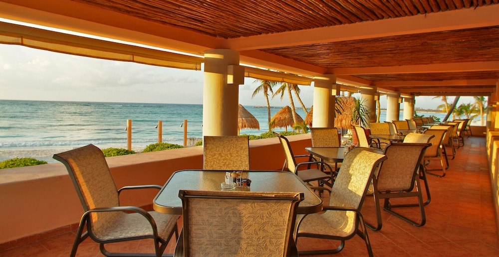 OMNI PUERTO AVENTURAS BEACH RESORT 32/53