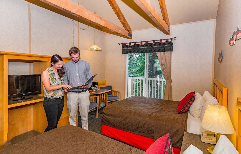 Denali Bluffs Hotel 24/68