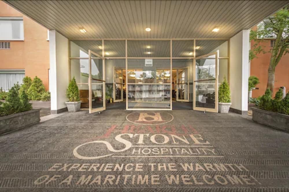 Hearthstone Inn Halifax Dartmouth 40/50