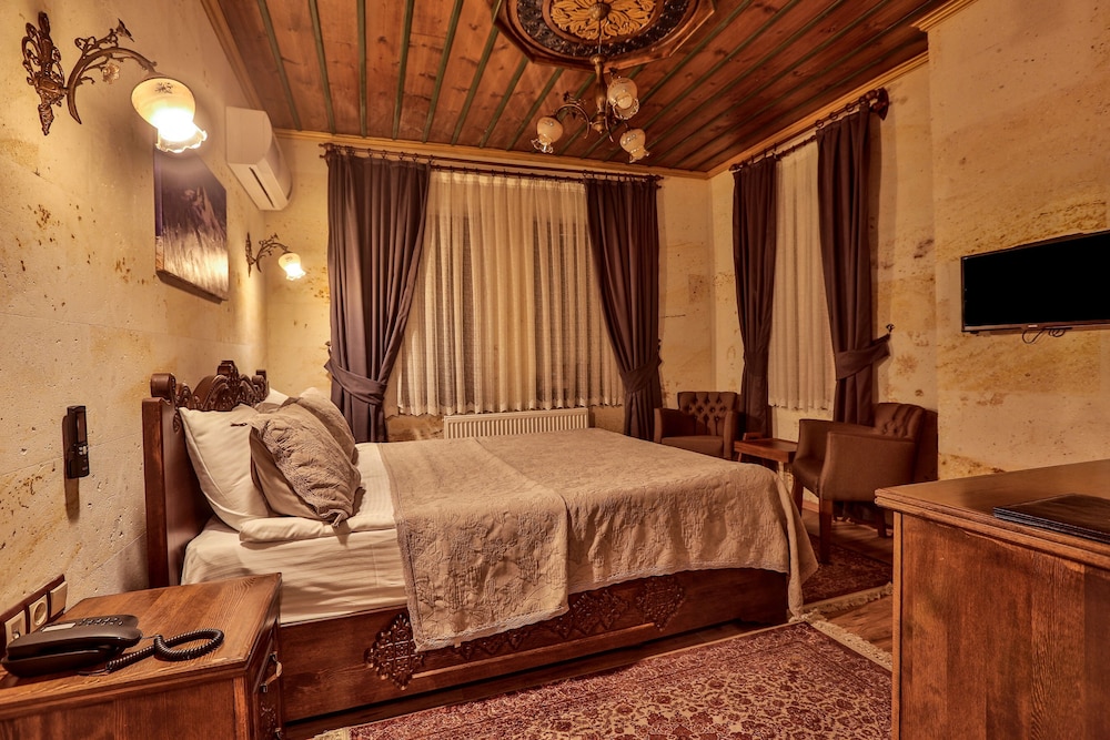 Milat Cave Hotel 13/50