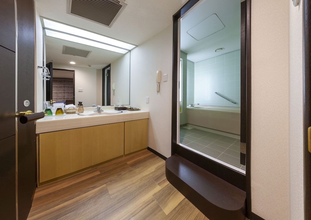 Onomichi Kokusai Hotel 8/67
