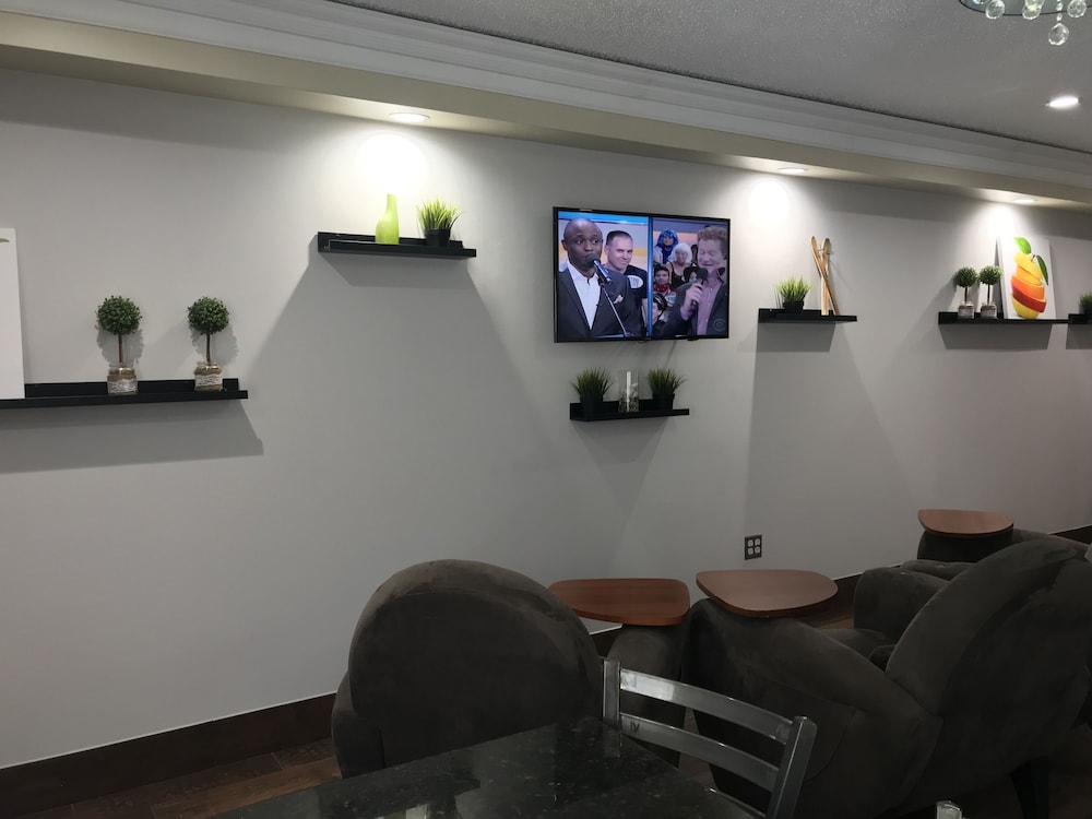 Days Inn by Wyndham Great Lakes Naval Base 10/17