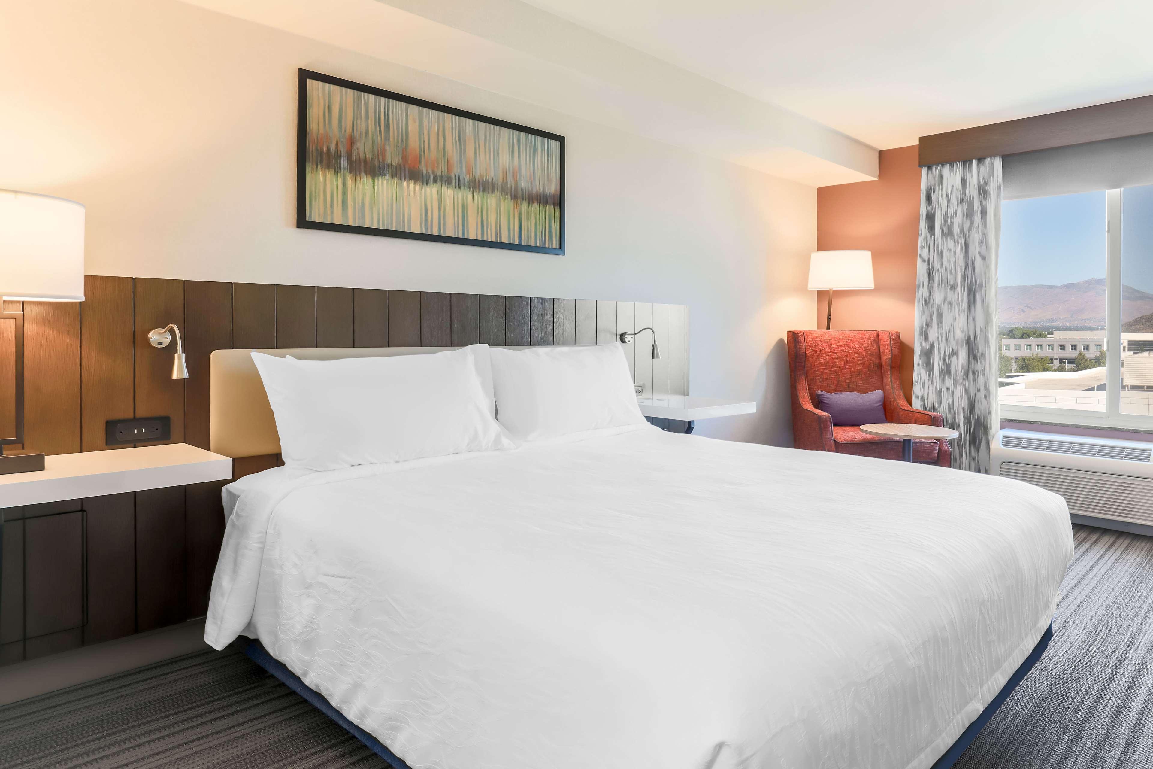 PREMIUM, KING BED