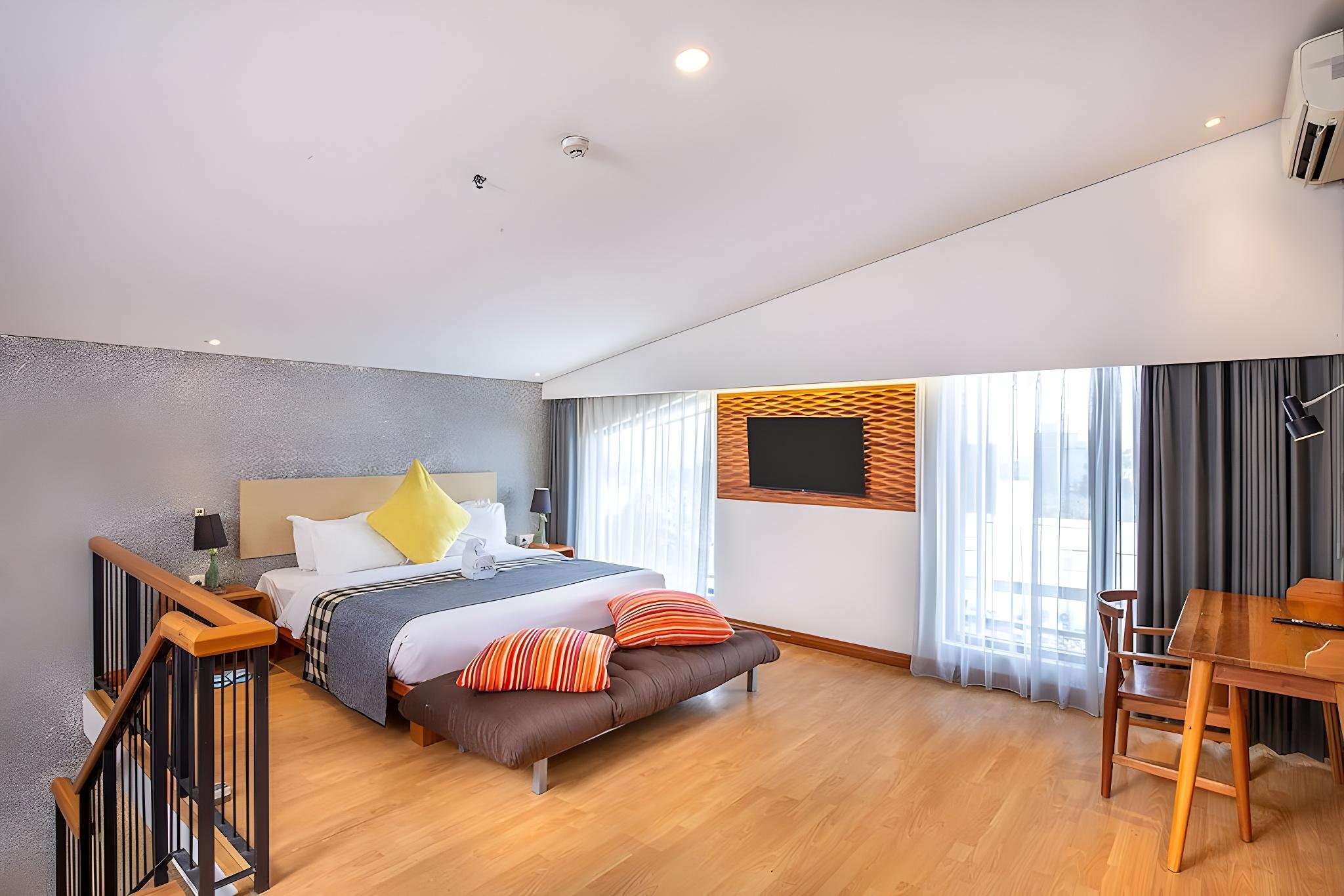 Duplex, Trendy, Queen and Twin Beds