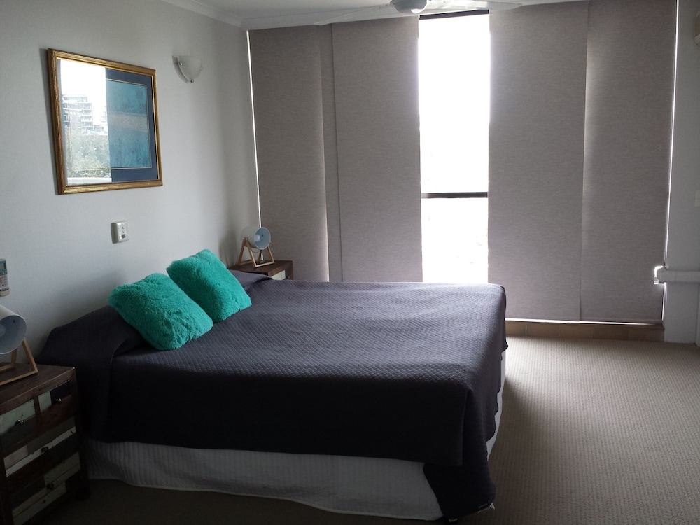 Kirribilli Riverfront Apartments 18/72