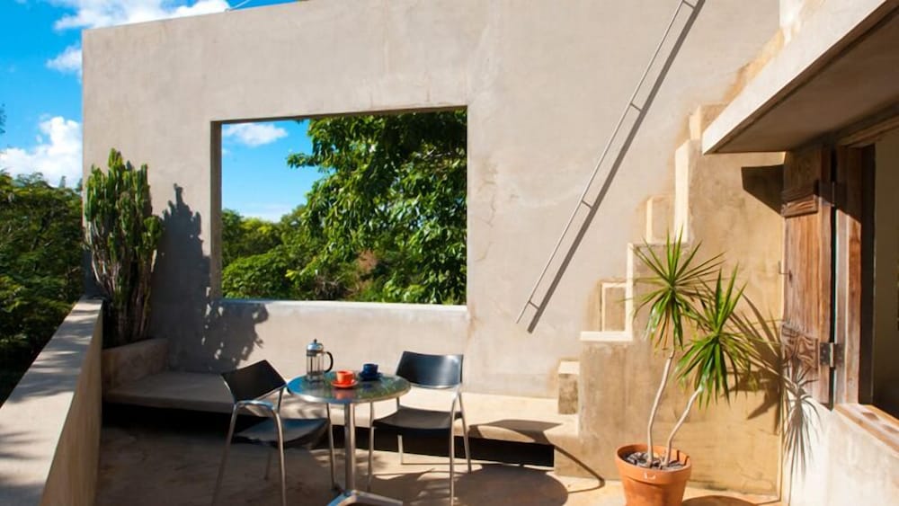Hix Island House 17/50