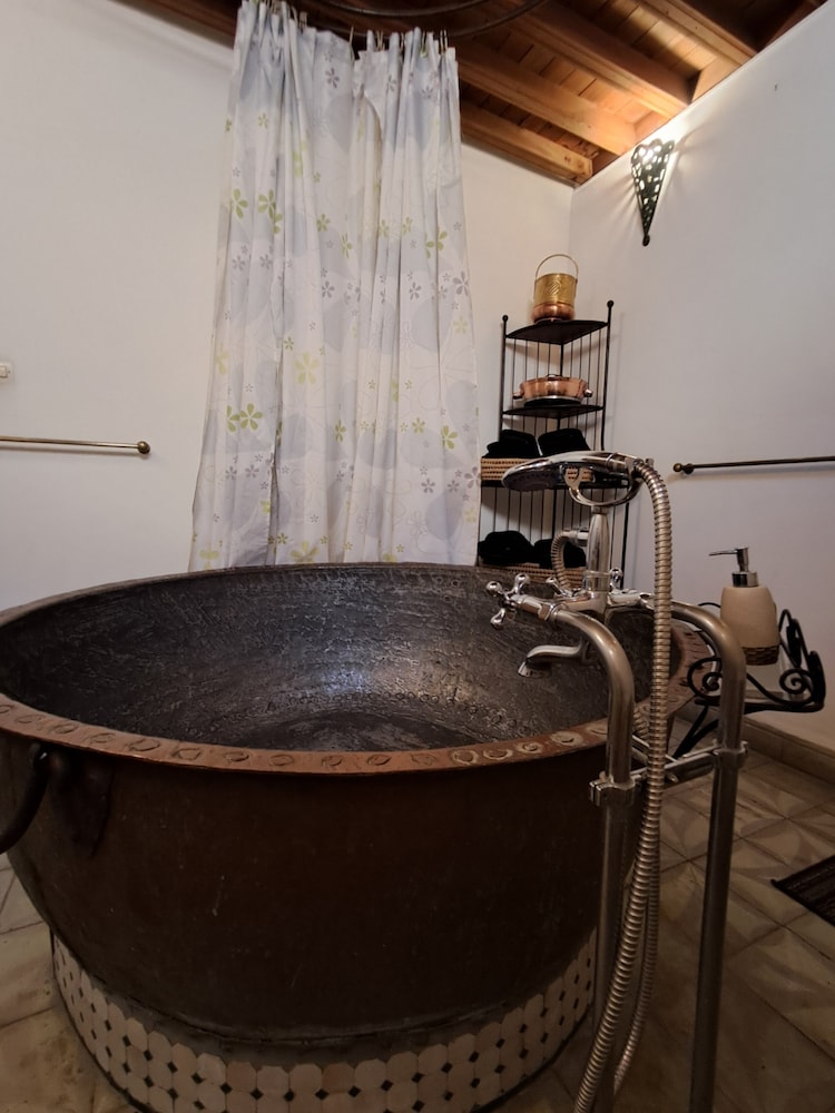 Riad Al Bartal 29/50