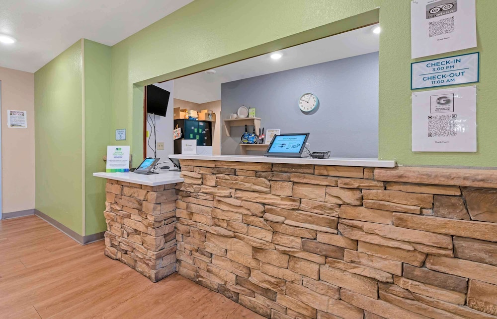 WoodSpring Suites Louisville Airport 2/26