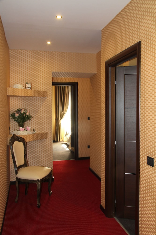 Nice Rome Holiday 18/50