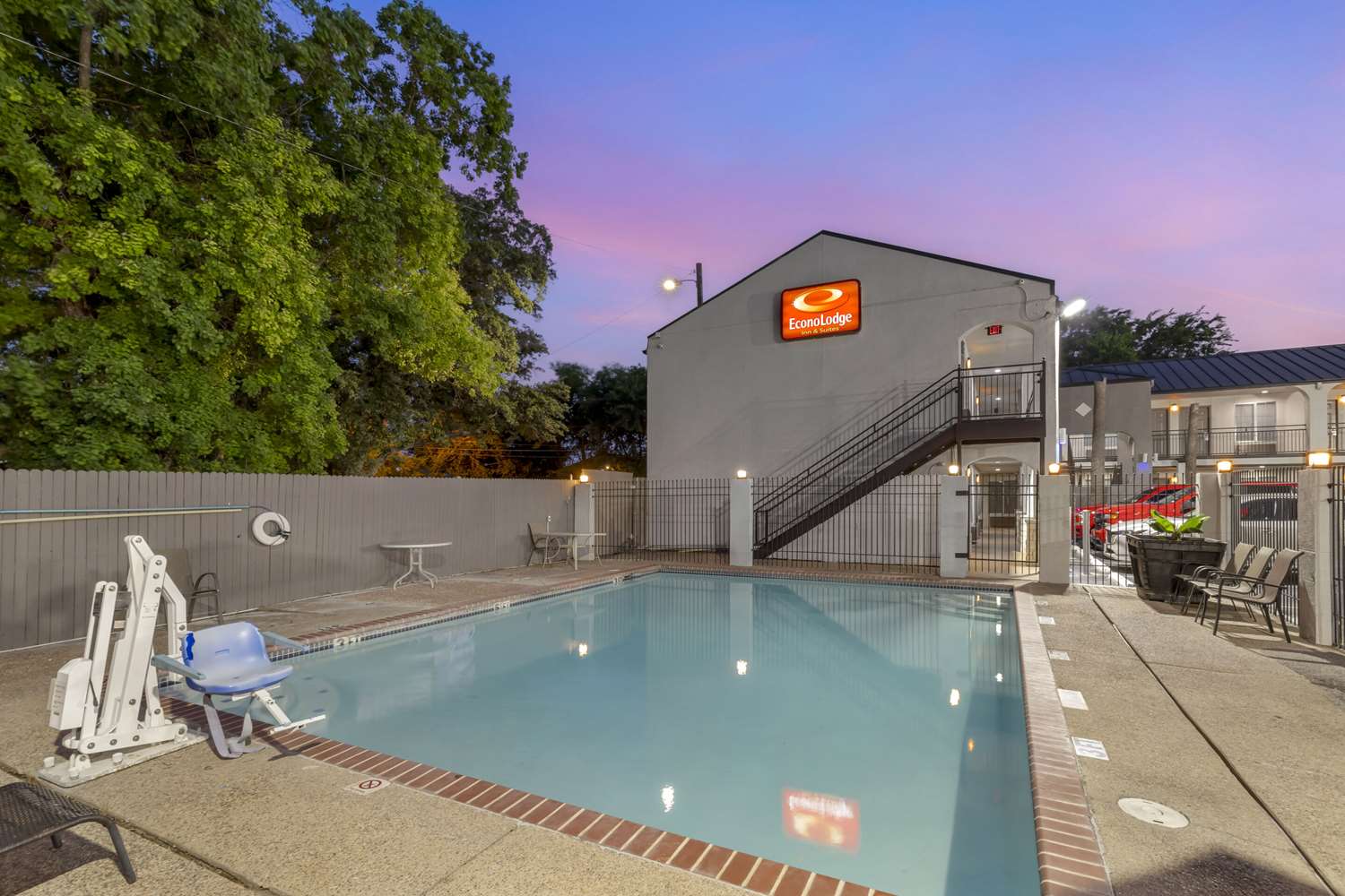 Econo Lodge Inn & Suites Near Lackland AFB San Antonio, TX 34/36