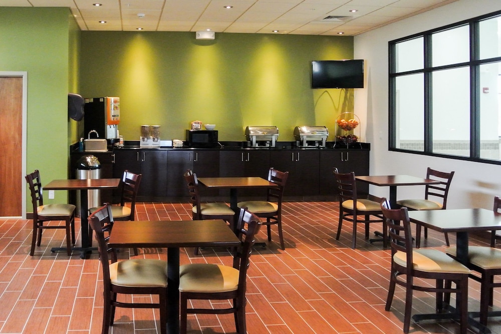 Sleep Inn Joplin 13/19
