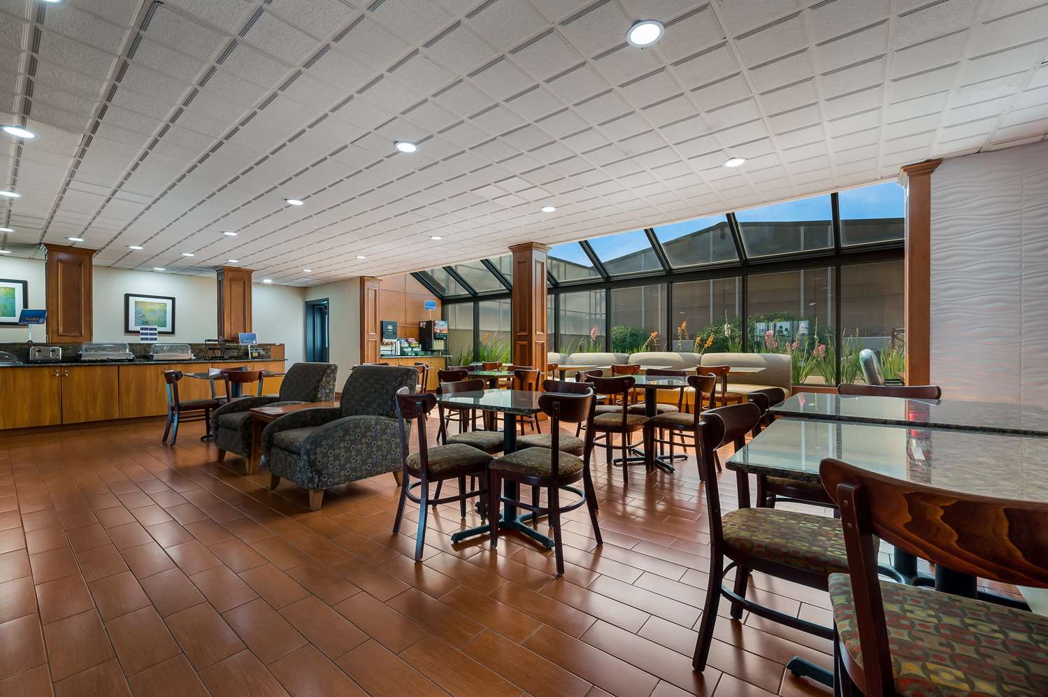 Best Western Detroit Livonia 32/42
