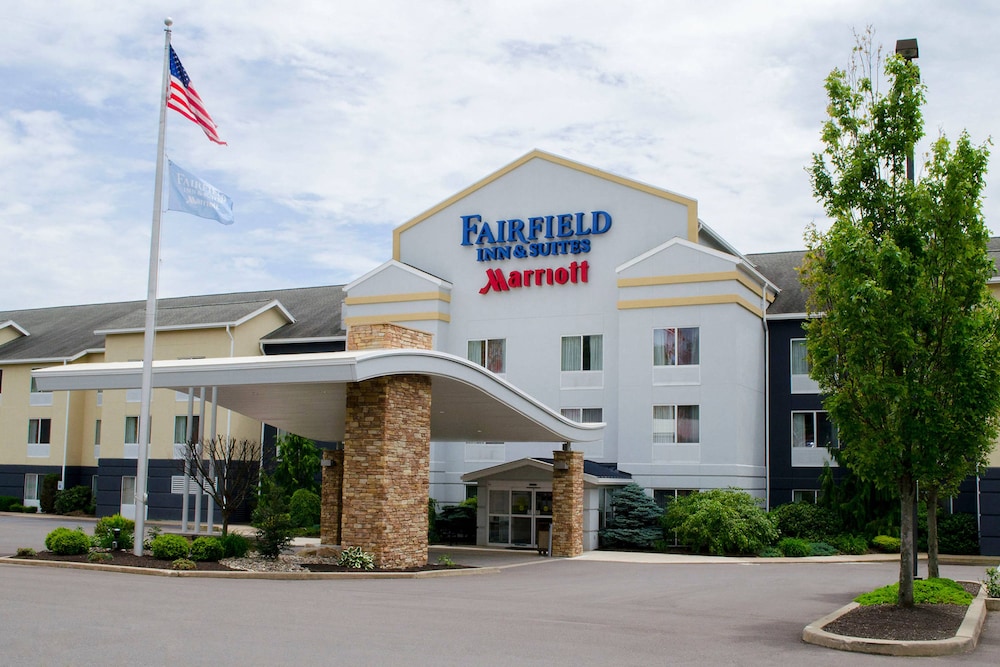 Fairfield Inn Suites Hazleton 1/52